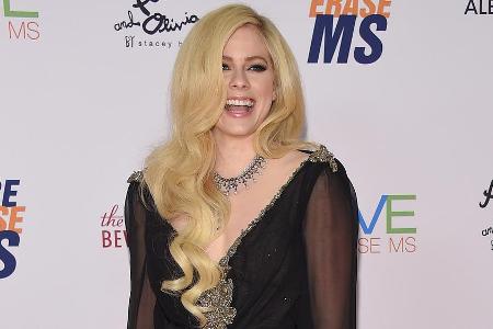 Avril Lavigne hat sich für ein erwachsenes Nackt-Foto als Album-Cover entschieden Avril Lavigne hat sich für ein erwachsenes Nackt-Foto als Album-Cover entschieden