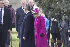 Die Queen strahlt auch ohne Kate und Meghan