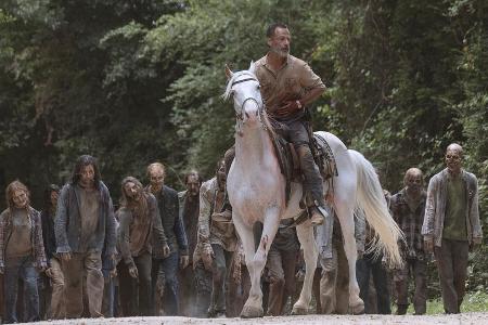 Rick Grimes (Andrew Lincoln) gibt auch in der neunten Staffel Rick Grimes (Andrew Lincoln) gibt auch in der neunten Staffel