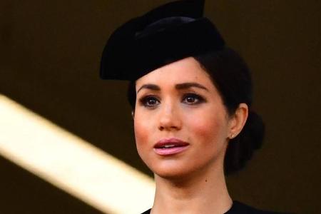 Erneut hagelt es böse Worte von Schwester Samantha gegen Herzogin Meghan Erneut hagelt es böse Worte von Schwester Samantha gegen Herzogin Meghan