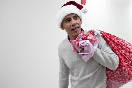 Barack Obama als Weihnachtsmann im Kinderkrankenhaus Barack Obama als Weihnachtsmann im Kinderkrankenhaus