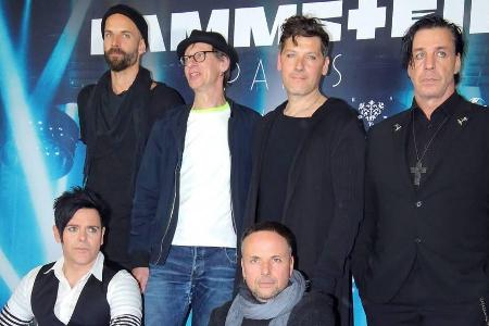 Rammstein besteht aus Richard Kruspe, Paul Landers (unten), Oliver Riedel, Christian Lorenz, Christoph Schneider und Till Li... Rammstein besteht aus Richard Kruspe, Paul Landers (unten), Oliver Riedel, Christian Lorenz, Christoph Schneider und Till Li...