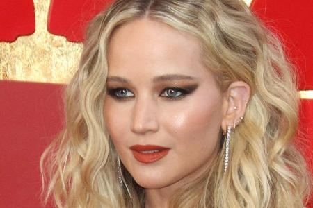 Jennifer Lawrence hatte keine Affäre mit Harvey Weinstein Jennifer Lawrence hatte keine Affäre mit Harvey Weinstein