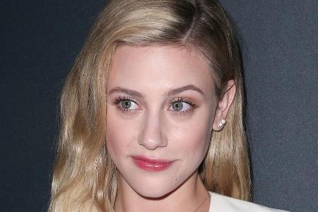In ihrer Rolle als Betty Cooper mimt Lili Reinhart eher das brave Mädchen In ihrer Rolle als Betty Cooper mimt Lili Reinhart eher das brave Mädchen