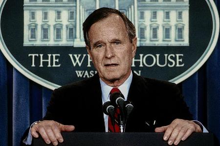 George H. W. Bush verstarb am Freitag im Alter von 94 Jahren George H. W. Bush verstarb am Freitag im Alter von 94 Jahren