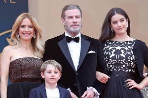 John Travolta bringt familiäre Unterstützung mit nach Cannes:  Ehefrau Kelly Preston (links), Tochter Ella Bleu und Sohn Ben...