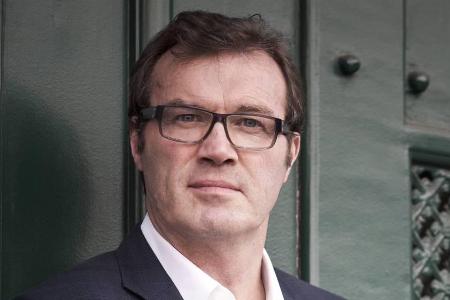 Lady-Di-Biograf Andrew Morton musste ins Krankenhaus eingeliefert werden Lady-Di-Biograf Andrew Morton musste ins Krankenhaus eingeliefert werden