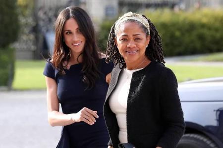 Meghan Markle (links) bekommt vor ihrem großen Tag Unterstützung von Mutter Doria Ragland Meghan Markle (links) bekommt vor ihrem großen Tag Unterstützung von Mutter Doria Ragland