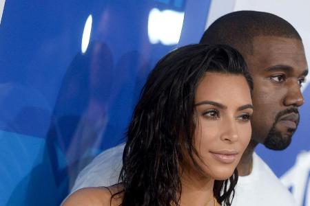 Kim Kardashian West und Kanye West sind seit vier Jahren glücklich verheiratet Kim Kardashian West und Kanye West sind seit vier Jahren glücklich verheiratet