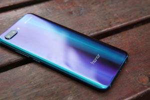 Honor 10: Neues Top-Smartphone zum schmalen Preis?