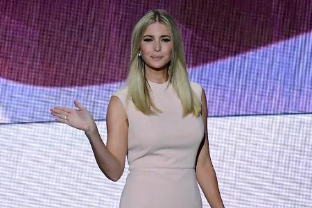 Ivanka Trump scheinen dank ihres Vaters, dem US-Präsidenten, alle Türen offen zu stehen Ivanka Trump scheinen dank ihres Vaters, dem US-Präsidenten, alle Türen offen zu stehen