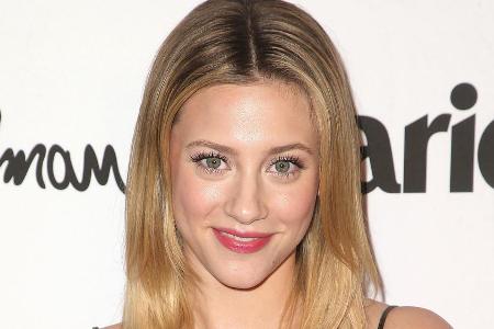 Serien-Star Lili Reinhart macht den Spekulationen um eine Schwangerschaft ein Ende Serien-Star Lili Reinhart macht den Spekulationen um eine Schwangerschaft ein Ende
