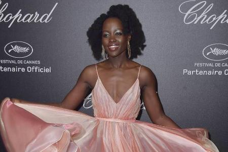 Blickfang in Rosé: Lupita Nyong'o auf der Chopard-Party in Cannes Blickfang in Rosé: Lupita Nyong'o auf der Chopard-Party in Cannes