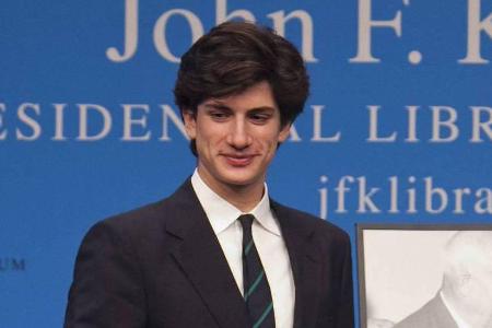 John Schlossberg, Enkelsohn von John F. Kennedy, probiert sich derzeit als Schauspieler John Schlossberg, Enkelsohn von John F. Kennedy, probiert sich derzeit als Schauspieler