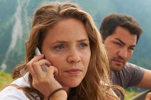 "Lena Lorenz - Entscheidung fürs Leben": Lena Lorenz (Patricia Aulitzky) wird bei ihrem Ausflug mit Ersun Hunal (Bülent Shar...