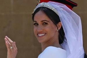 Herzogin Meghan: Die Queen lädt sie auf eine royale Zugreise ein