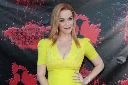 Annie Wersching strahlte bei ihrem Auftritt in Los Angeles in einer zitronengelben Designer-Robe Annie Wersching strahlte bei ihrem Auftritt in Los Angeles in einer zitronengelben Designer-Robe