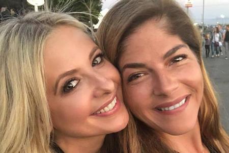 Girlsnight: Selma Blair (r.) und Sarah Michelle Gellar besuchen ein Pink-Konzert in Los Angeles Girlsnight: Selma Blair (r.) und Sarah Michelle Gellar besuchen ein Pink-Konzert in Los Angeles