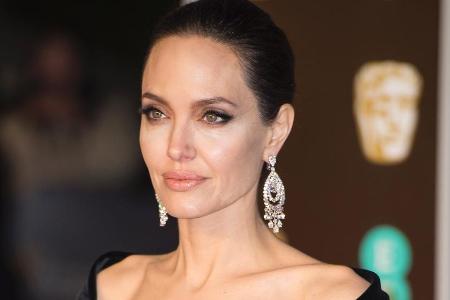 Angelina Jolie wehrt sich gegen das Gerücht, sie könnte das Sorgerecht verlieren Angelina Jolie wehrt sich gegen das Gerücht, sie könnte das Sorgerecht verlieren