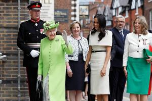 Herzogin Meghan: Ihr erster Solo-Auftritt mit der Queen