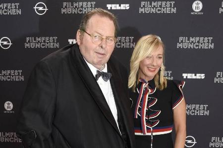 Ottfried Fischer mit Freundin Simone Brandlmeier bei der Eröffnung vom 36. Filmfest München am Donnerstag im Mathäser Filmpa... Ottfried Fischer mit Freundin Simone Brandlmeier bei der Eröffnung vom 36. Filmfest München am Donnerstag im Mathäser Filmpa...