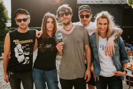 Setzen sich gemeinsam für den Umweltschutz ein: Die Band Itchy und die Meeresschutzorganisation Ocean Care Setzen sich gemeinsam für den Umweltschutz ein: Die Band Itchy und die Meeresschutzorganisation Ocean Care