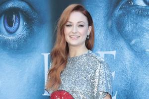 Sophie Turner setzt auf Khaleesi-Blond statt Sansa-Rot
