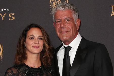 Asia Argento trauert um ihren Freund Anthony Bourdain Asia Argento trauert um ihren Freund Anthony Bourdain
