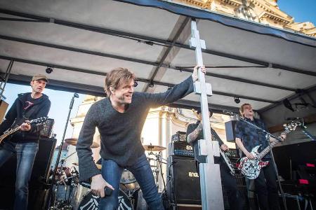 Weder Berliner noch Münchener Fans werden in den Genuss der Toten Hosen kommen Weder Berliner noch Münchener Fans werden in den Genuss der Toten Hosen kommen