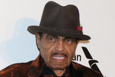 Joe Jackson soll manchen Medienberichten zufolge im Sterben liegen Joe Jackson soll manchen Medienberichten zufolge im Sterben liegen