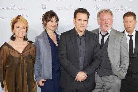 Til Schweiger (v.r.) mit Nick Nolte, Matt Dillon, Emily Mortimer und Jacqueline Bisset in Berlin Til Schweiger (v.r.) mit Nick Nolte, Matt Dillon, Emily Mortimer und Jacqueline Bisset in Berlin