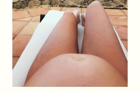 Schauspielerin Kate Hudson ist schwanger und zeigt stolz ihren Babybauch Schauspielerin Kate Hudson ist schwanger und zeigt stolz ihren Babybauch