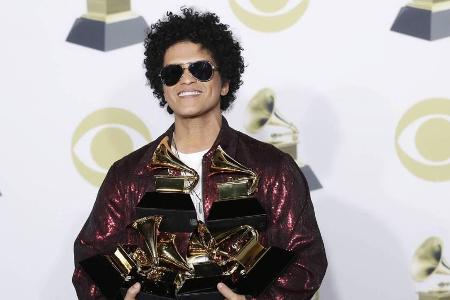 Bruno Mars räumte dieses Jahr gleich sechs Grammys ab Bruno Mars räumte dieses Jahr gleich sechs Grammys ab