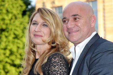 Steffi Graf und Andre Agassi sind seit 17 Jahren miteinander verheiratet Steffi Graf und Andre Agassi sind seit 17 Jahren miteinander verheiratet