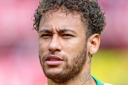 Neymar ist als Klebebild beliebter als alle anderen Neymar ist als Klebebild beliebter als alle anderen