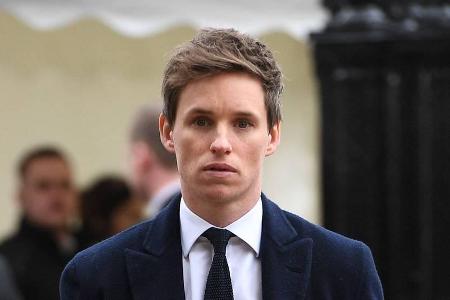 Eddie Redmayne auf dem Weg zur Trauerfeier für Stephen Hawking Eddie Redmayne auf dem Weg zur Trauerfeier für Stephen Hawking