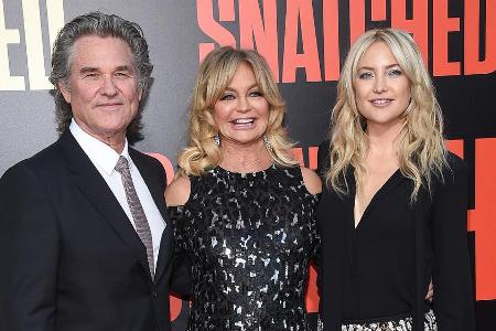 Kurt Russell zusammen mit Goldie Hawn und Kate Hudson (r.) Kurt Russell zusammen mit Goldie Hawn und Kate Hudson (r.)
