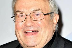Angela Merkel verneigt sich vor Kardinal Lehmanns Lebenswerk
