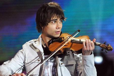 So kennt man ihn: Alexander Rybak mit seiner Violine So kennt man ihn: Alexander Rybak mit seiner Violine