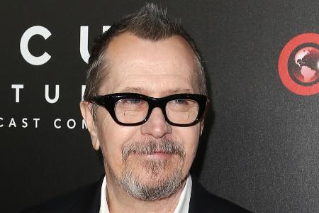 Gary Oldman weiß seinen Sohn auf seiner Seite Gary Oldman weiß seinen Sohn auf seiner Seite