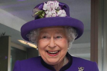 Queen Elizabeth II. zeigt sich völlig gelöst Queen Elizabeth II. zeigt sich völlig gelöst