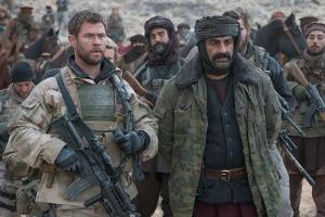 "Operation: 12 Strong": Chris Hemsworth reitet in den Krieg
