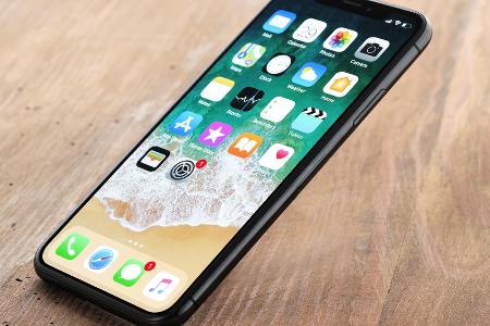 Auch das iPhone X kann ohne Kabel geladen werden Auch das iPhone X kann ohne Kabel geladen werden