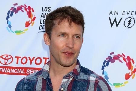 Sänger James Blunt weiß, wie man auf Festen Spaß hat Sänger James Blunt weiß, wie man auf Festen Spaß hat