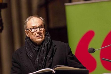 Klaus Maria Brandauer bei einer Lesung im Kölner Dom Klaus Maria Brandauer bei einer Lesung im Kölner Dom