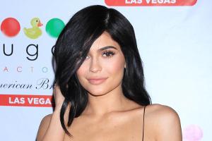 Kylie Jenner verwandelt sich mal wieder in eine Blondine