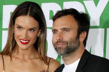 Jamie Mazur und Alessandra Ambrosio im November 2017 Jamie Mazur und Alessandra Ambrosio im November 2017