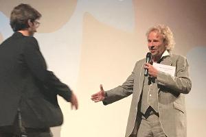 Thomas Gottschalk von Sex-Dating-App-Komödie "Safari" begeistert