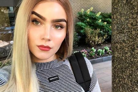 Nathalie Volk hat von braunen zu blonden Haaren gewechselt Nathalie Volk hat von braunen zu blonden Haaren gewechselt