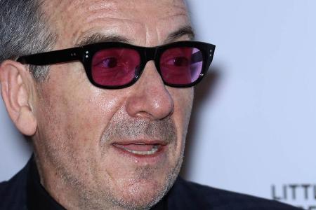 Die Gesundheit zwingt Sänger Elvis Costello in die Knie Die Gesundheit zwingt Sänger Elvis Costello in die Knie